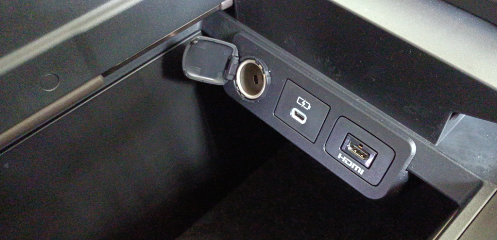 アルファード40系USBセンターコンソール